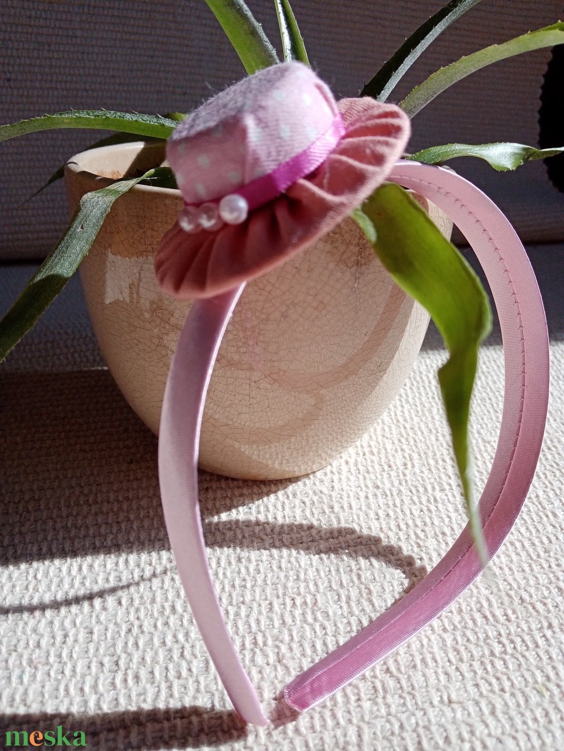 Rózsaszín pöttyös kalapos hajráf, hajpánt - ruha & divat - hajdísz & hajcsat - hajráf & hajpánt - Meska.hu