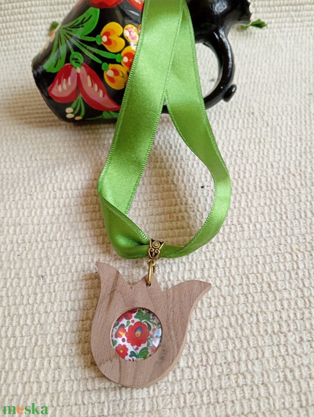 Tulipános nyaklánc, textil-fa matyós nyaklánc,matyó ékszer,folklór textil ékszer,magyaros nyaklánc,magyar népviselet - ékszer - nyaklánc - medálos nyaklánc - Meska.hu