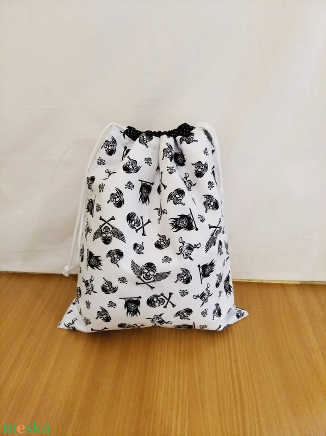 AKCIÓ! Kenyeres zsák PUL béléssel fekete koponya mintás L méret  - táska & tok - bevásárlás & shopper táska - kenyeres zsák - Meska.hu