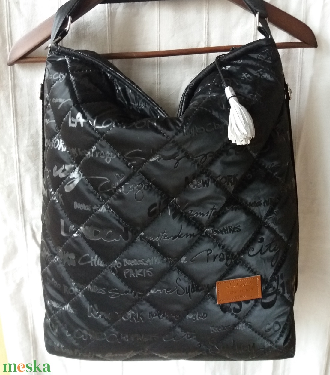 2 in 1 Fekete táska - városfeliratos - táska & tok - variálható táska - Meska.hu 2 in 1 Fekete táska - városfeliratos - táska & tok - variálható táska - Meska.hu