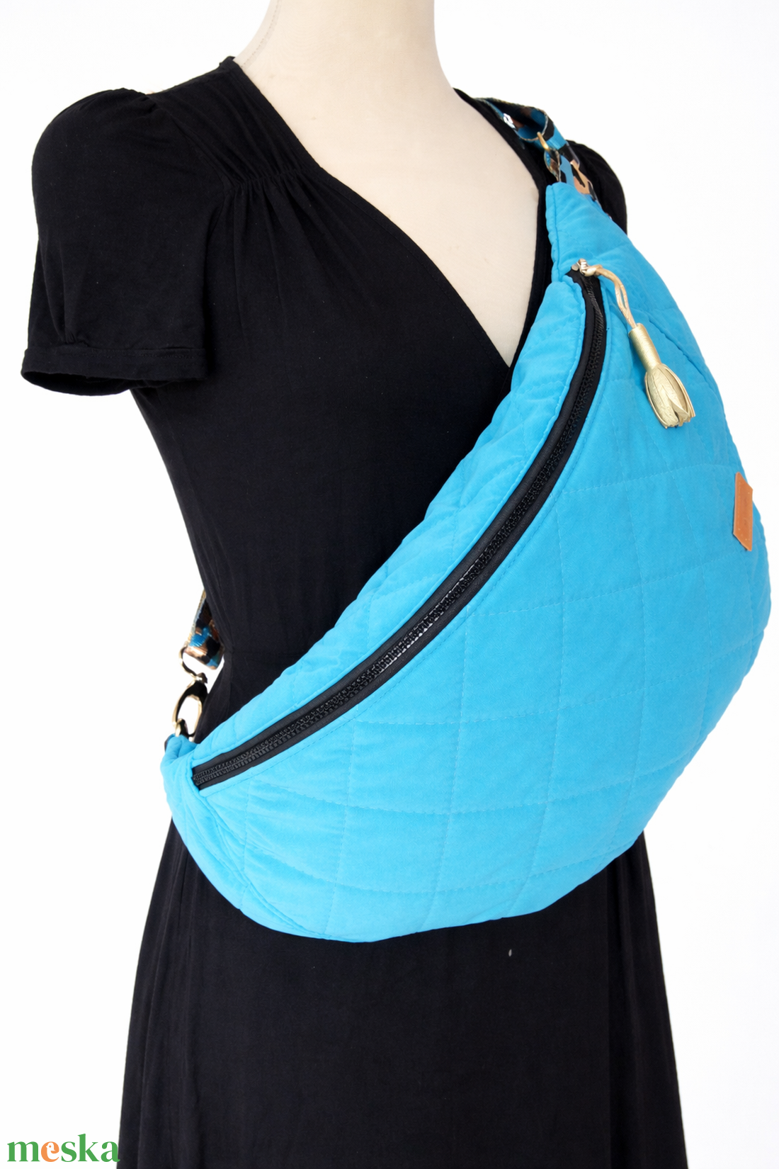 Óriások övtáskája - nekünk inkább hátitáska - bevezető áron - táska & tok - kézitáska & válltáska - vállon átvethető táska - Meska.hu