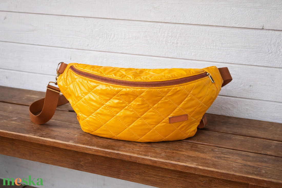 Óriások övtáskája - aranyló méz - táska & tok - kézitáska & válltáska - vállon átvethető táska - Meska.hu