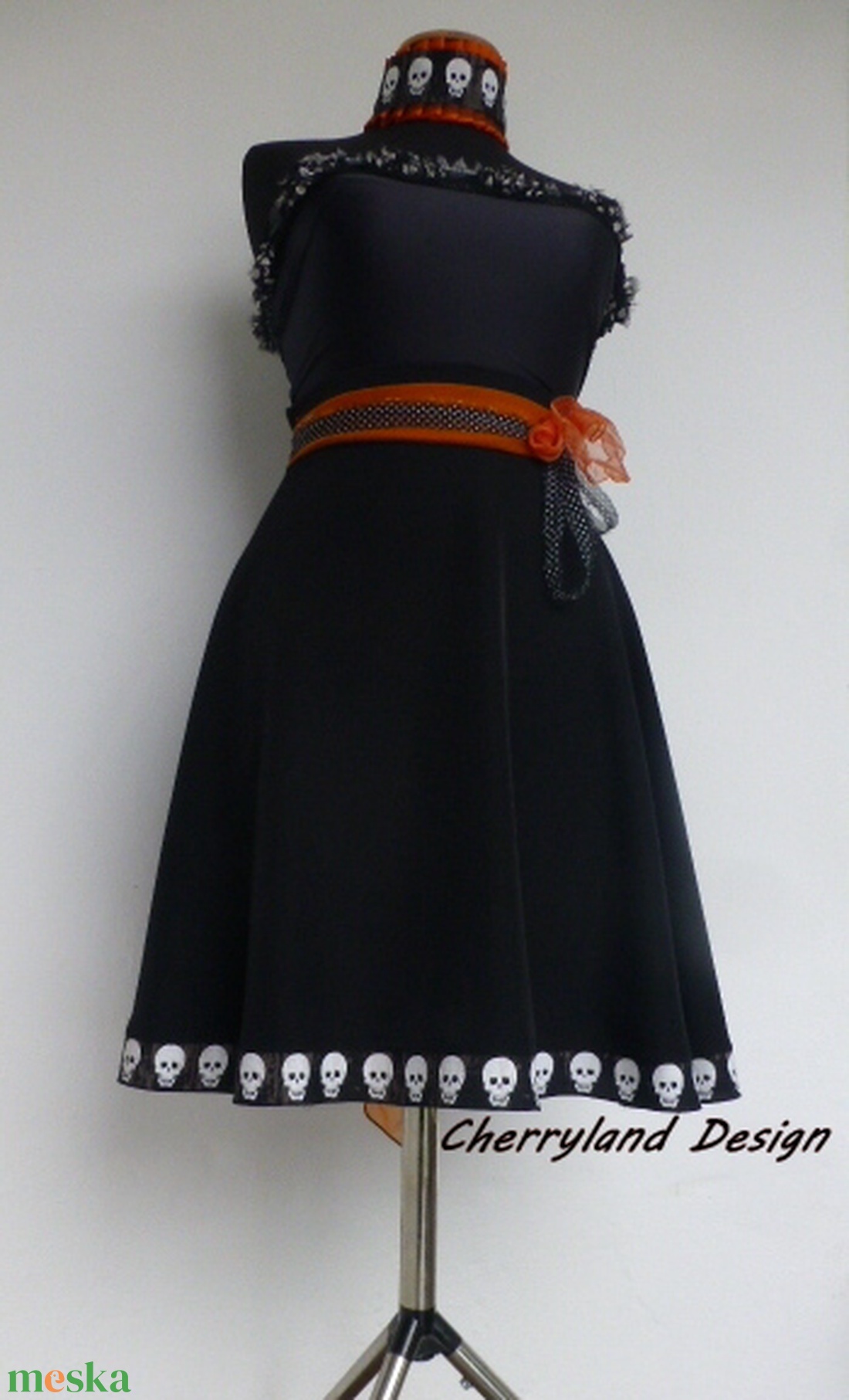 Cherryland Design Koponyás Egyedi kivitelű szoknya. - otthon & lakás - dekoráció - halloween - halloweeni jelmez és kiegészítők - Meska.hu Cherryland Design Koponyás Egyedi kivitelű szoknya. - otthon & lakás - dekoráció - halloween - halloweeni jelmez és kiegészítők - Meska.hu