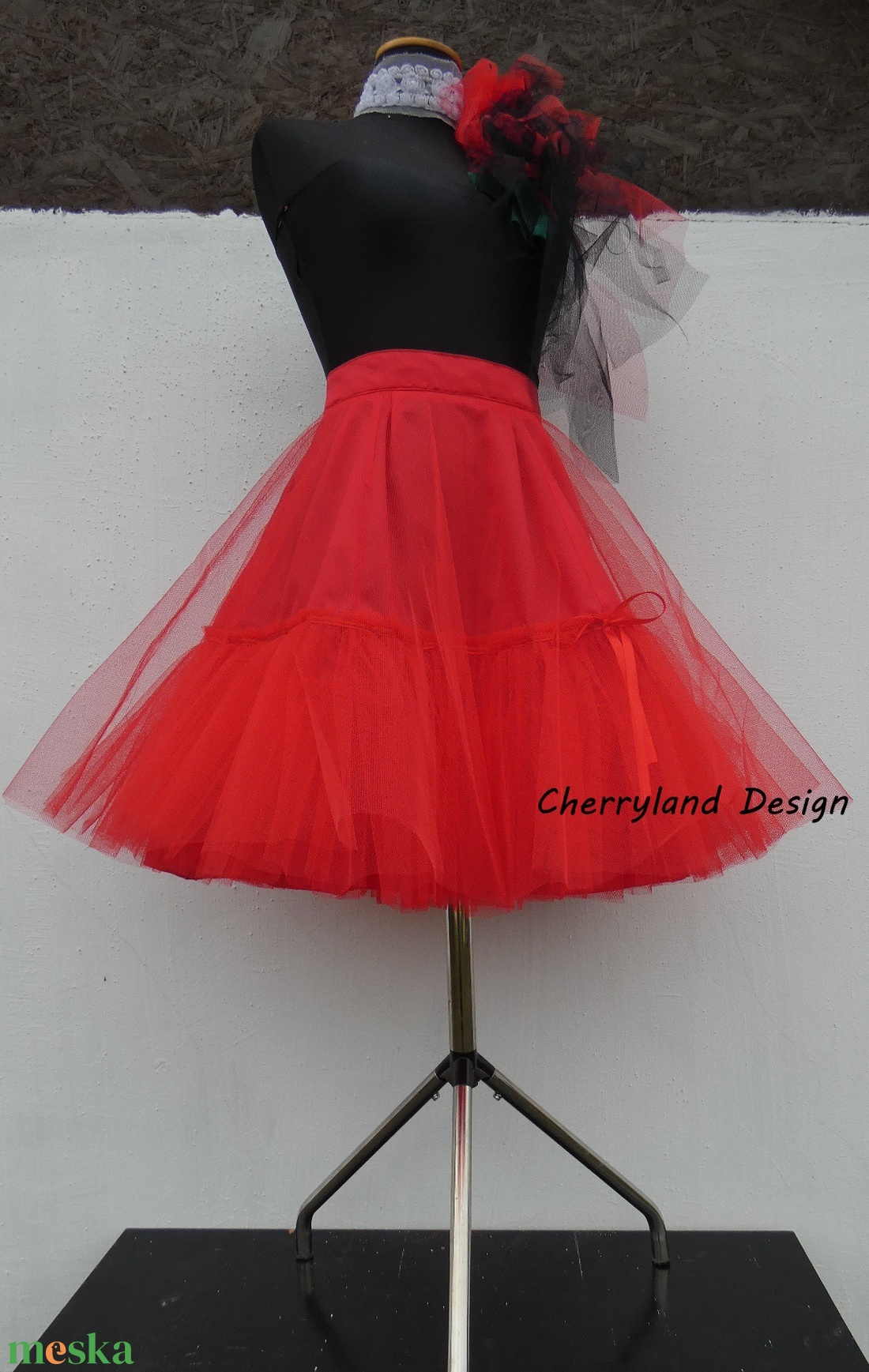 Cherryland Design Piros-Fehér pöttyös rockabilly szoknya./Alsószoknyával - ruha & divat - női ruha - szoknya - Meska.hu Cherryland Design Piros-Fehér pöttyös rockabilly szoknya./Alsószoknyával - ruha & divat - női ruha - szoknya - Meska.hu