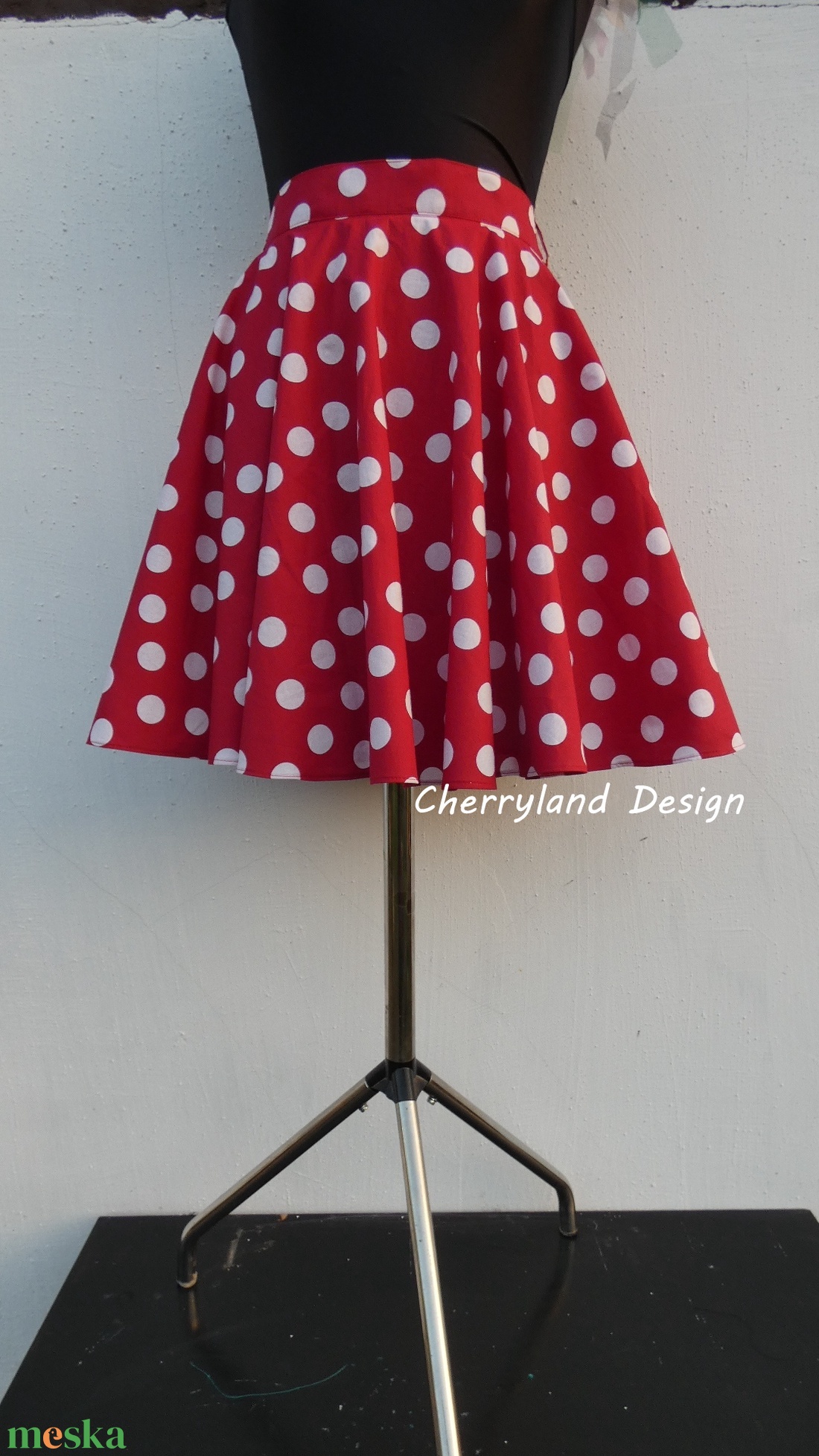 Cherryland Design (Minnie) rockabilly Pin Up stílusú piros alapon fehér pöttyös szoknya . - ruha & divat - női ruha - szoknya - Meska.hu