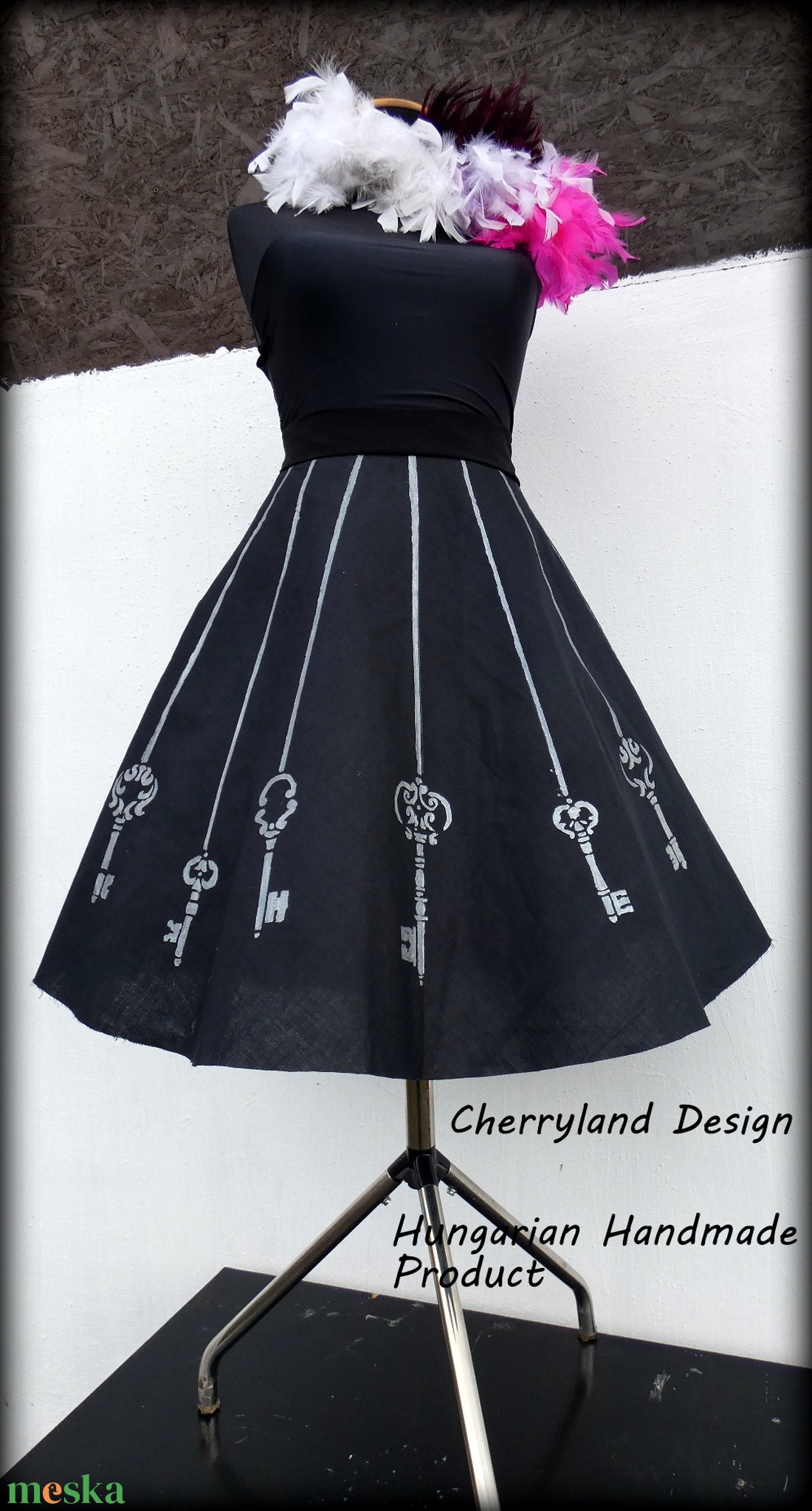 Cherryland Design Kulcsos Szoknya /Alsószoknya. - ruha & divat - női ruha - szoknya - Meska.hu Cherryland Design Kulcsos Szoknya /Alsószoknya. - ruha & divat - női ruha - szoknya - Meska.hu