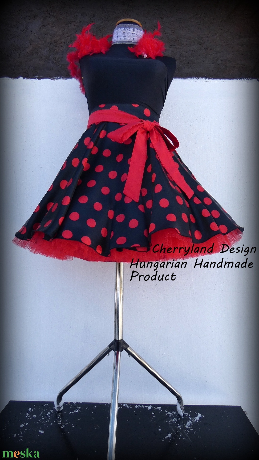 Cherryland Design Fonák Katica fekete alapon piros pöttyös  rockabilly szoknya. - ruha & divat - női ruha - szoknya - Meska.hu