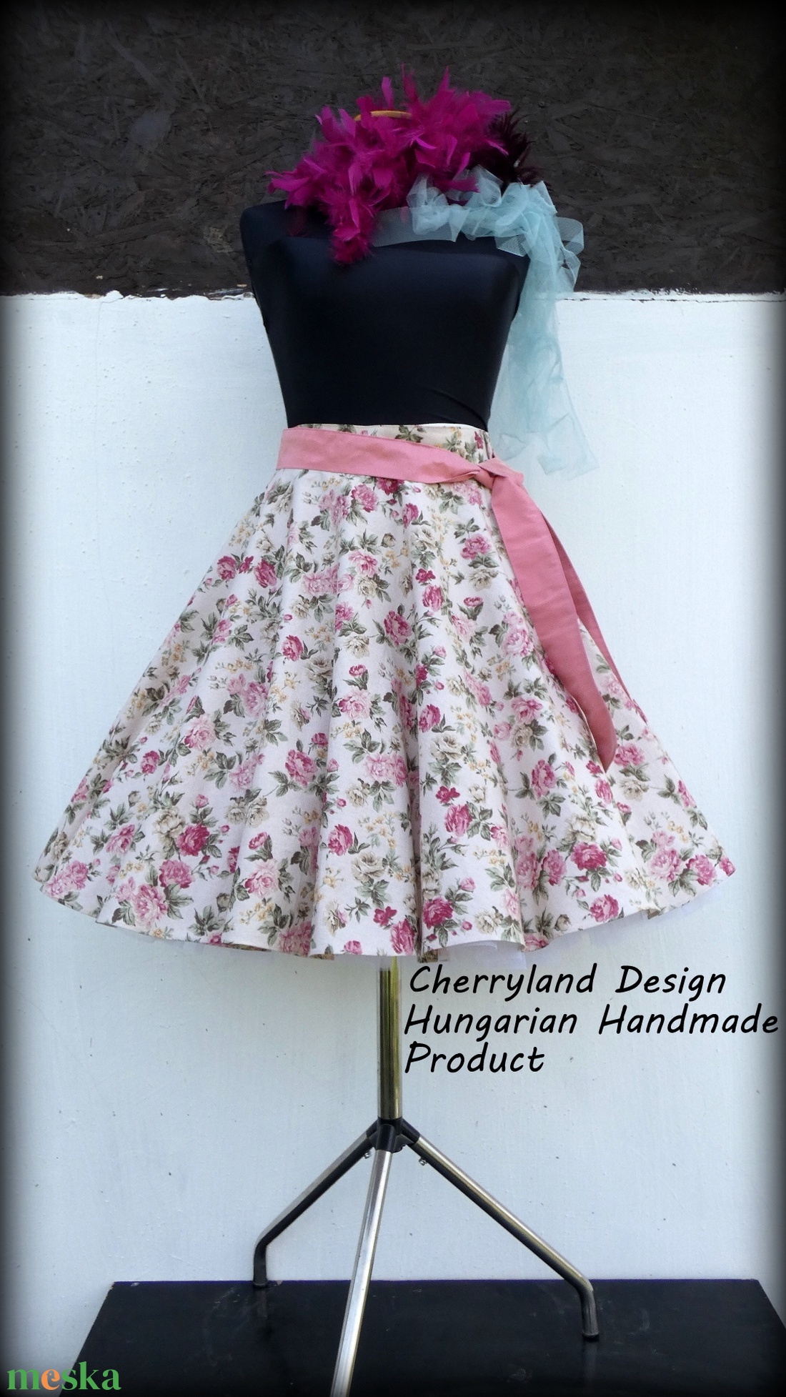 Cherryland Design Vintage Virágmintás Rockabilly Szoknya /Alsószoknyával. - ruha & divat - női ruha - szoknya - Meska.hu Cherryland Design Vintage Virágmintás Rockabilly Szoknya /Alsószoknyával. - ruha & divat - női ruha - szoknya - Meska.hu