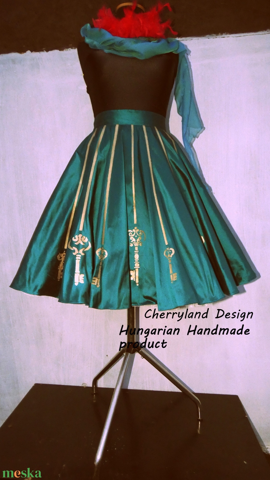 Cherryland Design Kulcsos Szoknya /Alsószoknya. - ruha & divat - női ruha - szoknya - Meska.hu Cherryland Design Kulcsos Szoknya /Alsószoknya. - ruha & divat - női ruha - szoknya - Meska.hu