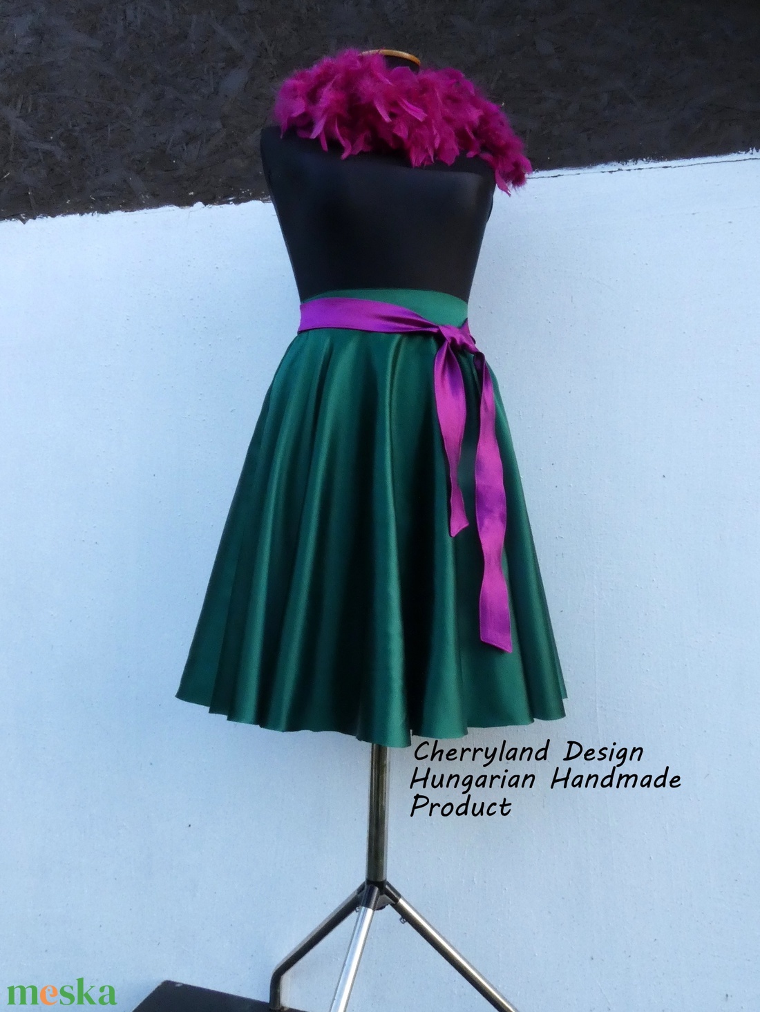 Cherryland Design Zöld szatén szoknya. - ruha & divat - női ruha - szoknya - Meska.hu Cherryland Design Zöld szatén szoknya. - ruha & divat - női ruha - szoknya - Meska.hu