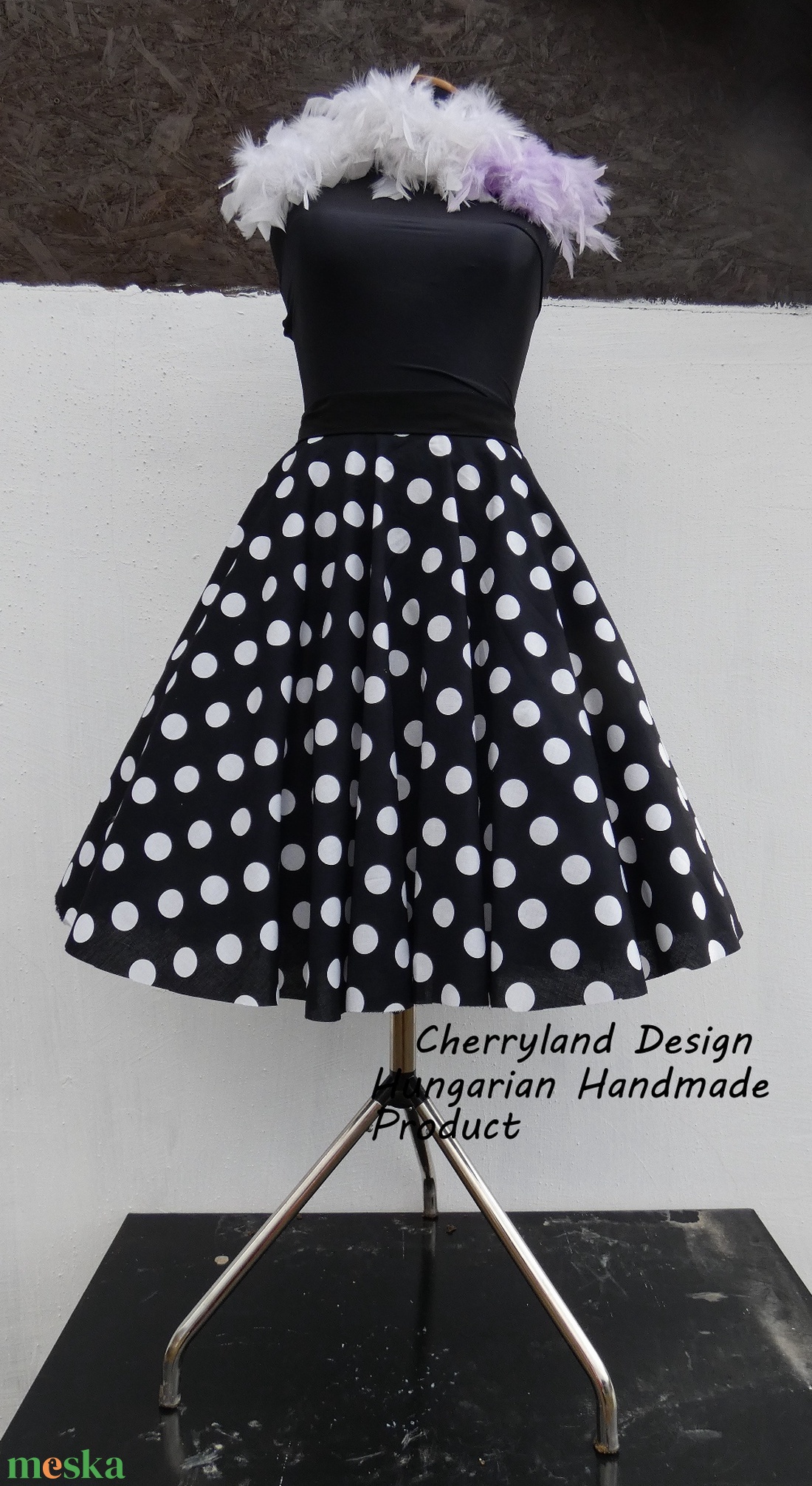 Cherryland Design Fekete alapon fehér pöttyös rockabilly stílusú szoknya./Alsószoknyával - ruha & divat - női ruha - szoknya - Meska.hu Cherryland Design Fekete alapon fehér pöttyös rockabilly stílusú szoknya./Alsószoknyával - ruha & divat - női ruha - szoknya - Meska.hu