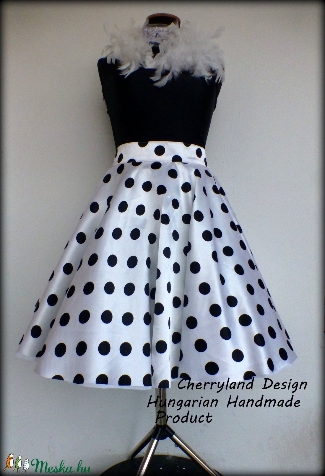 Cherryland Design Fehér alapon fekete Pöttyös Rockabilly szoknya./Alsószoknyával - ruha & divat - női ruha - szoknya - Meska.hu Cherryland Design Fehér alapon fekete Pöttyös Rockabilly szoknya./Alsószoknyával - ruha & divat - női ruha - szoknya - Meska.hu