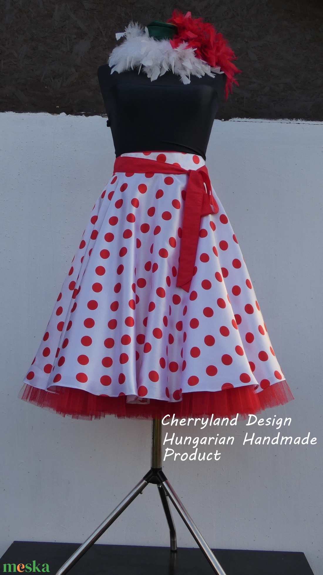 Cherryland Design Túró Rudi rockabilly stílusú fehér alapon piros pöttyös szoknya /Alsószoknyával - ruha & divat - női ruha - szoknya - Meska.hu