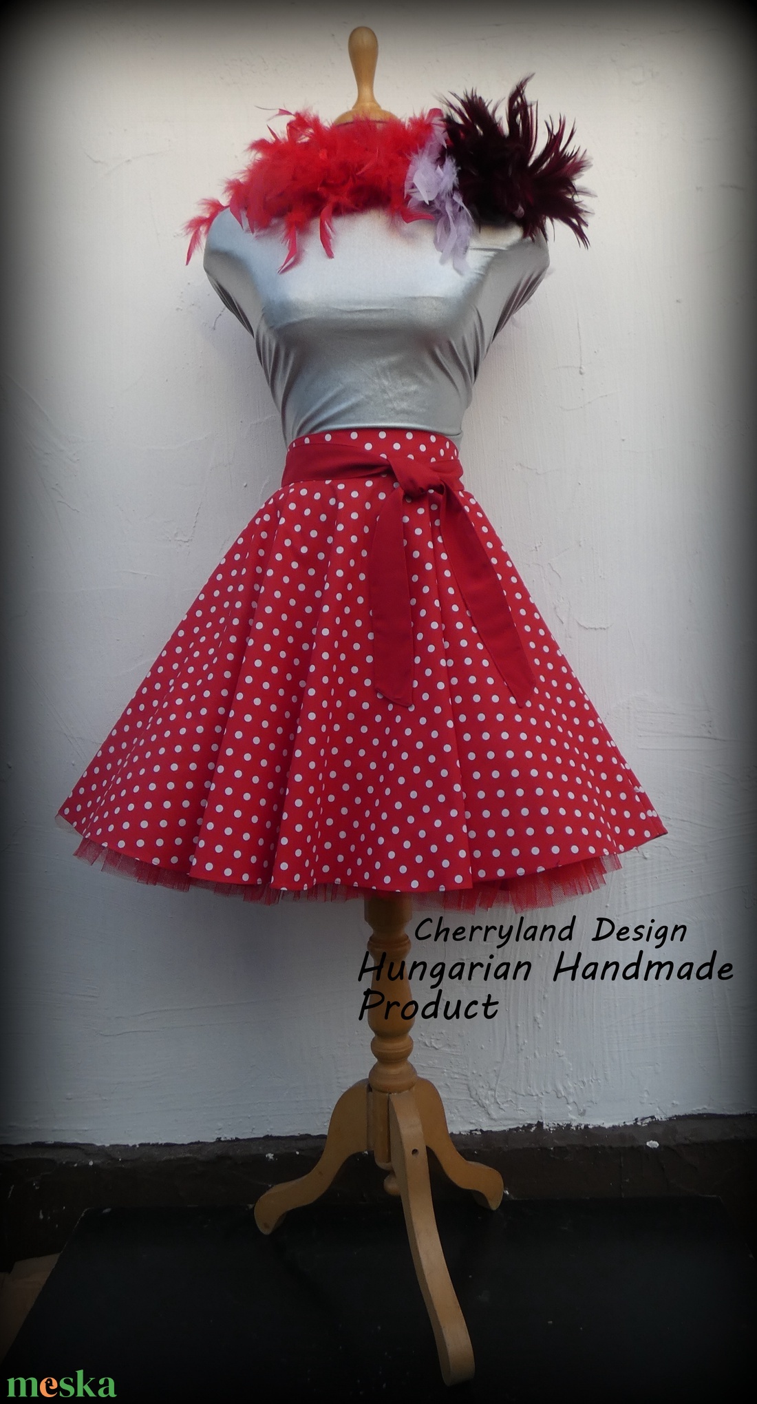 Cherryland Design Piros-Fehér pöttyös rockabilly szoknya./Alsószoknyával - ruha & divat - női ruha - szoknya - Meska.hu Cherryland Design Piros-Fehér pöttyös rockabilly szoknya./Alsószoknyával - ruha & divat - női ruha - szoknya - Meska.hu