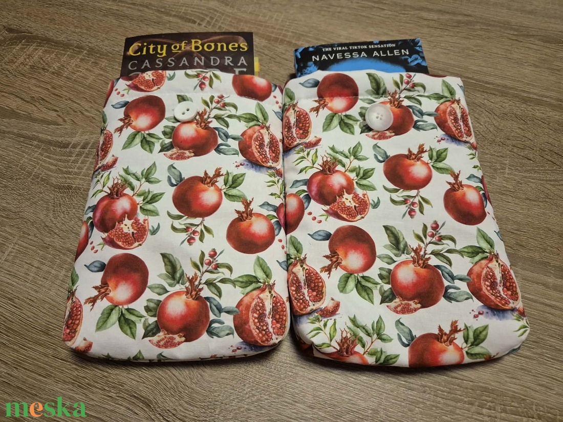 Könytartó - könyv & zene - könyvtok - Meska.hu