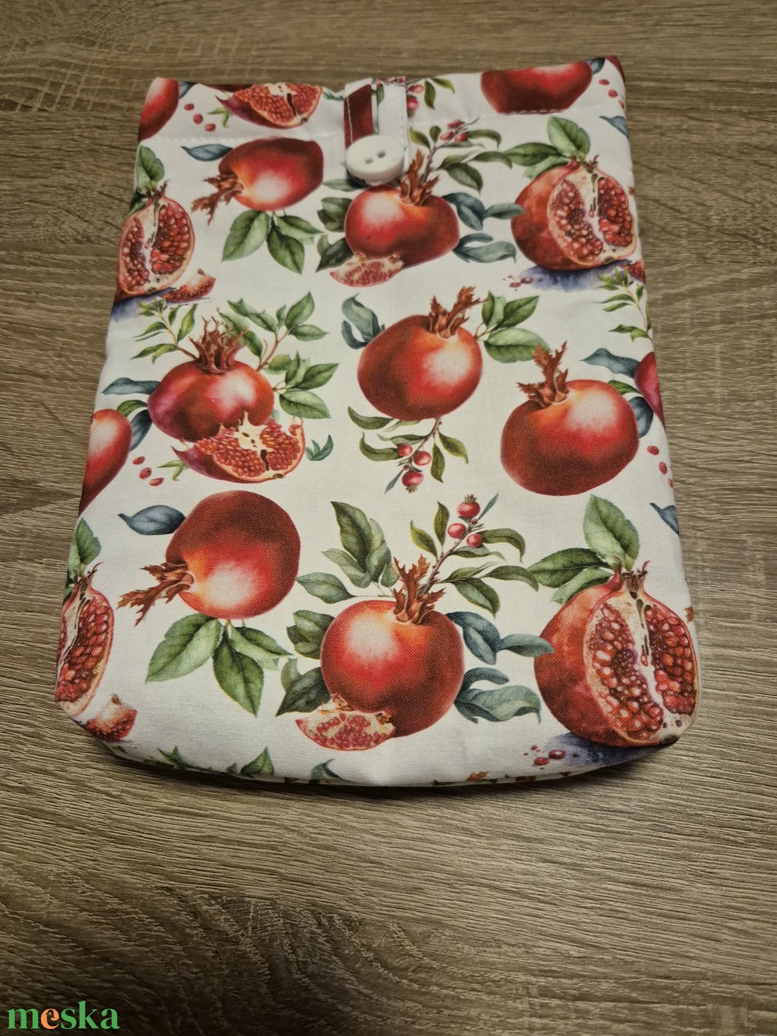 Könytartó - könyv & zene - könyvtok - Meska.hu