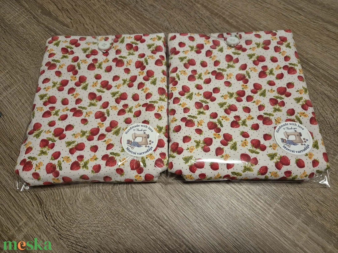 Könytartó - könyv & zene - könyvtok - Meska.hu