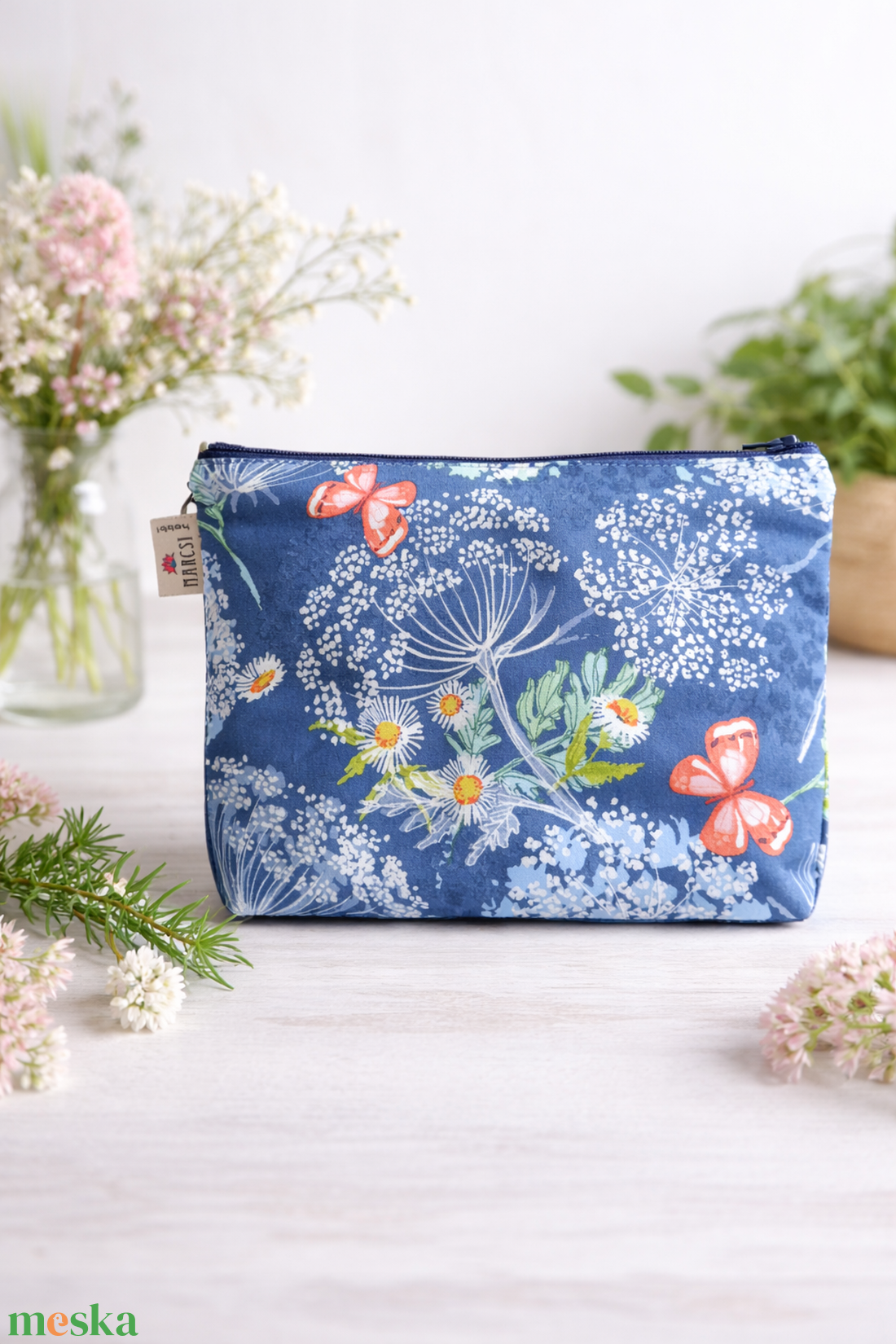 Kék neszeszer pilangókkal és virágokkal - táska & tok - neszesszer - Meska.hu