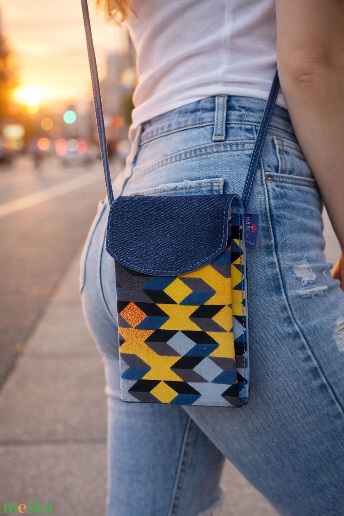 3 rekeszes telefontartós kis táska, vagány parti táska - táska & tok - kézitáska & válltáska - vállon átvethető táska - Meska.hu