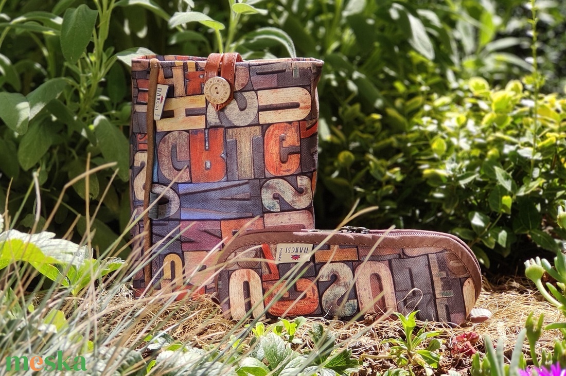 Betű mintás könyvtok hozzá illő tolltartóval - táska & tok - pénztárca & más tok - szemüvegtok - Meska.hu