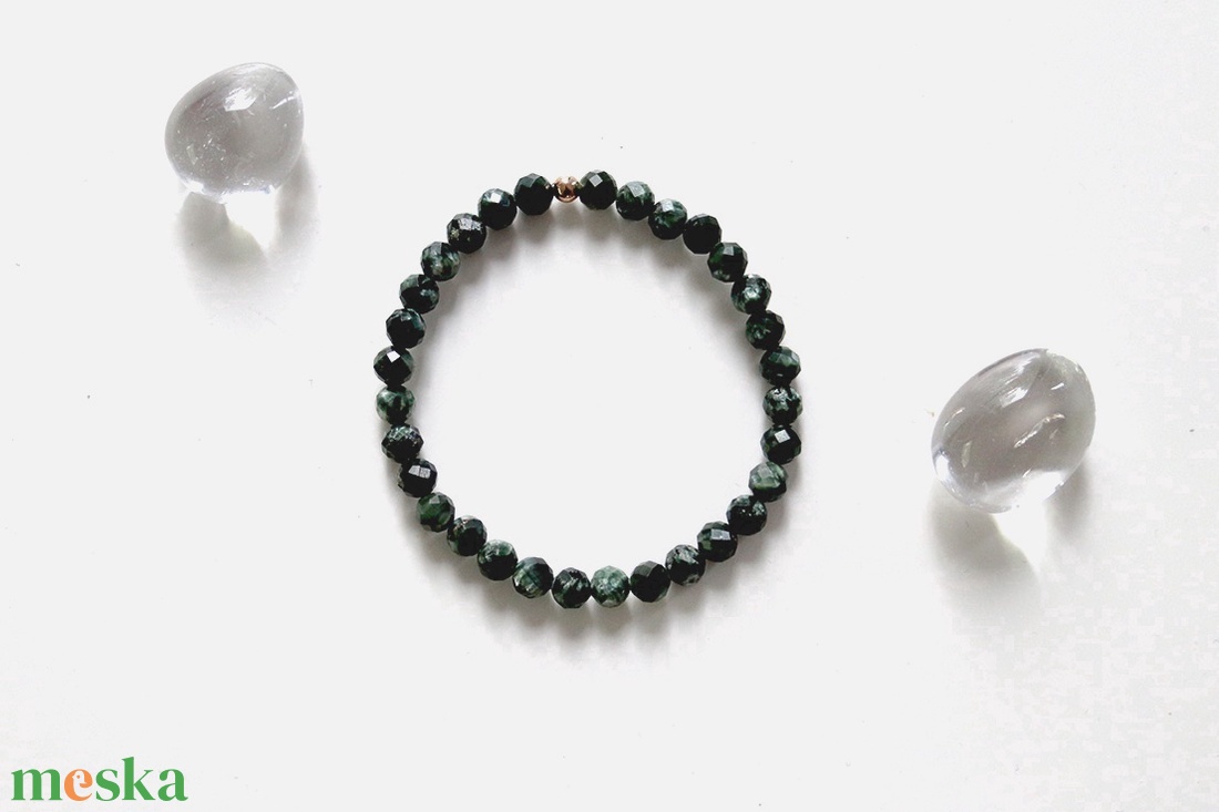 Angyalok Szárnyán Szerafinit ásvány karkötő, Szerafinit ásvány karkötő, Szerafinit karkötő, ásvány karkötő fűzés, ásvány - ékszer - karkötő - gyöngyös karkötő - Meska.hu