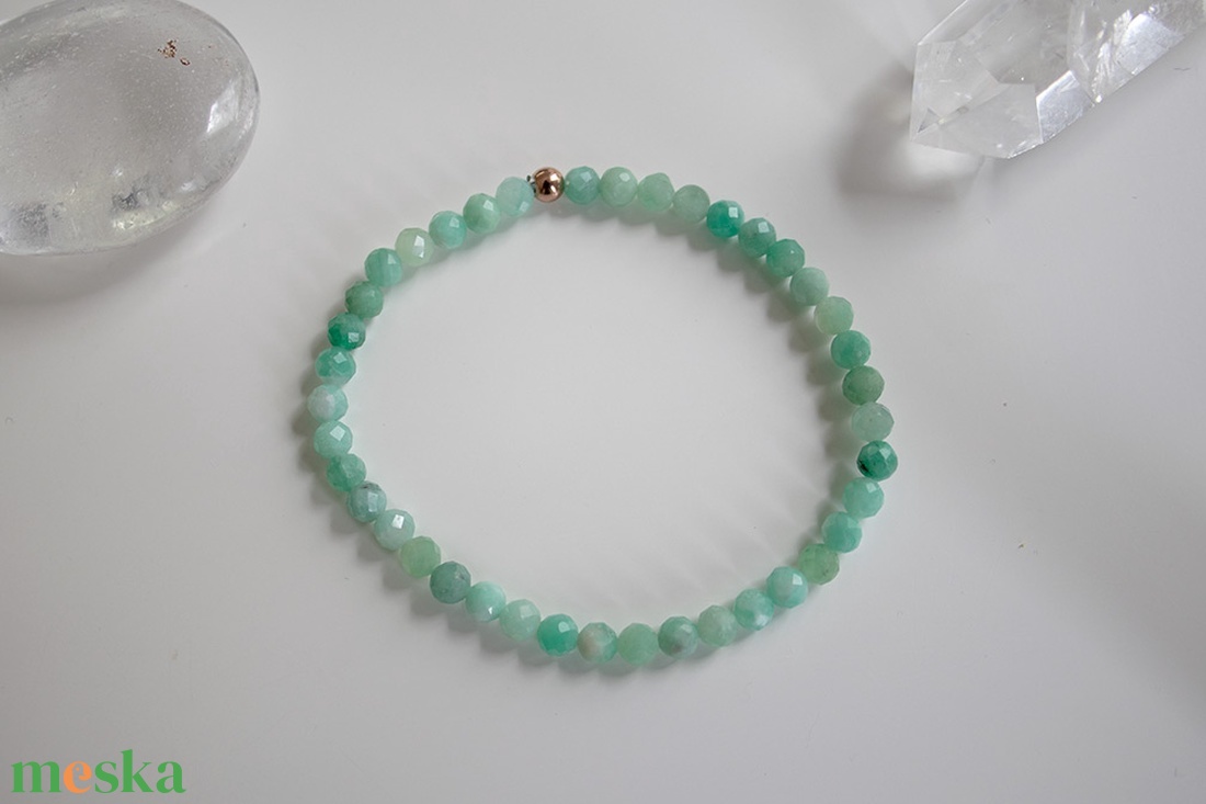 Krizopráz karkötő, Krizopráz ásvány karkötő, Lélekhangoló ásvány karkötő, egyedi ásvány karkötő, kézműves ásvány karkötő - ékszer - karkötő - gyöngyös karkötő - Meska.hu
