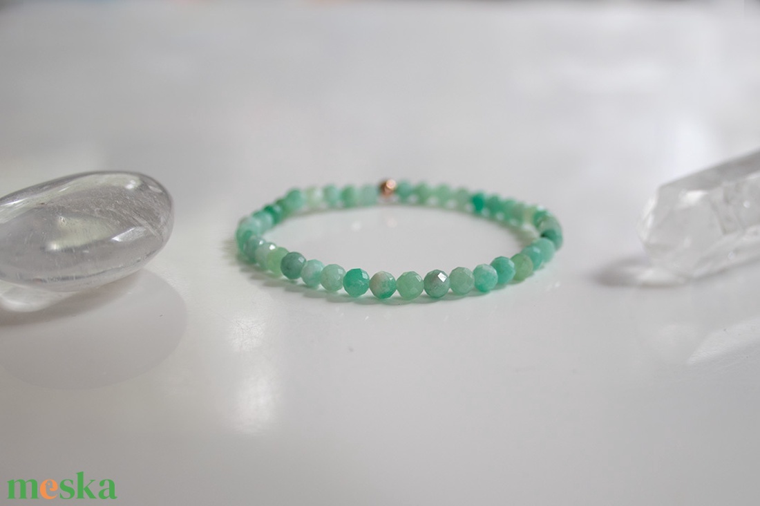 Krizopráz karkötő, Krizopráz ásvány karkötő, Lélekhangoló ásvány karkötő, egyedi ásvány karkötő, kézműves ásvány karkötő - ékszer - karkötő - gyöngyös karkötő - Meska.hu