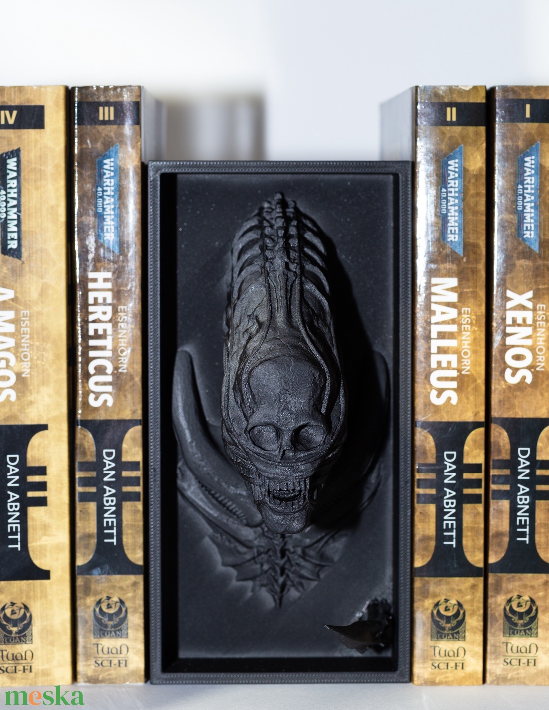 Alien Book Nook - Egyedi Könyvespolc Dísz - otthon & életmód - dekoráció - asztal és polc dekoráció - könyvtámasz - Meska.hu