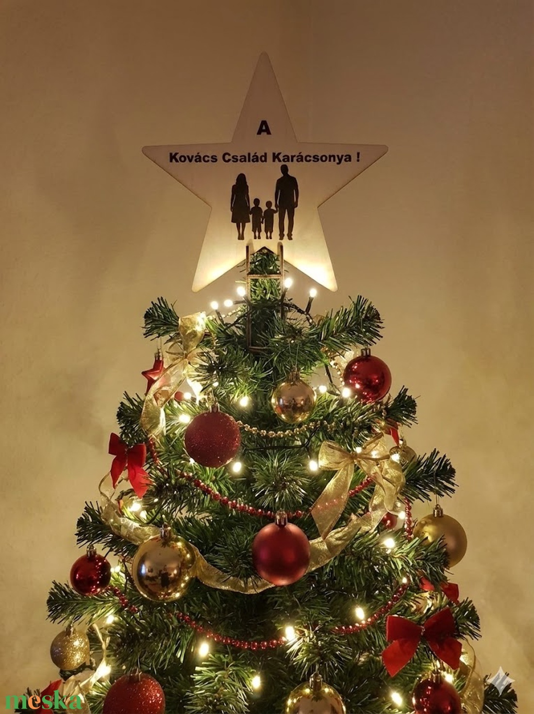 A fa koronája: Kézműves Karácsonyfa CSÚCSDÍSZ Személyre Szabott Családi Sziluettel - karácsony - karácsonyi lakásdekoráció - karácsonyfadíszek - Meska.hu