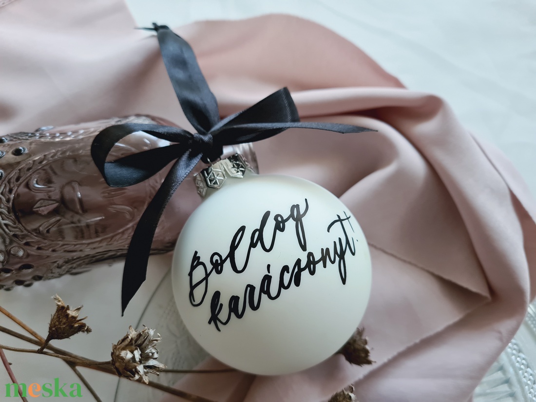 Boldog Karácsonyt gömbdísz, egyedi karácsonyfadísz - karácsony - karácsonyi lakásdekoráció - karácsonyfadíszek - Meska.hu Boldog Karácsonyt gömbdísz, egyedi karácsonyfadísz - karácsony - karácsonyi lakásdekoráció - karácsonyfadíszek - Meska.hu