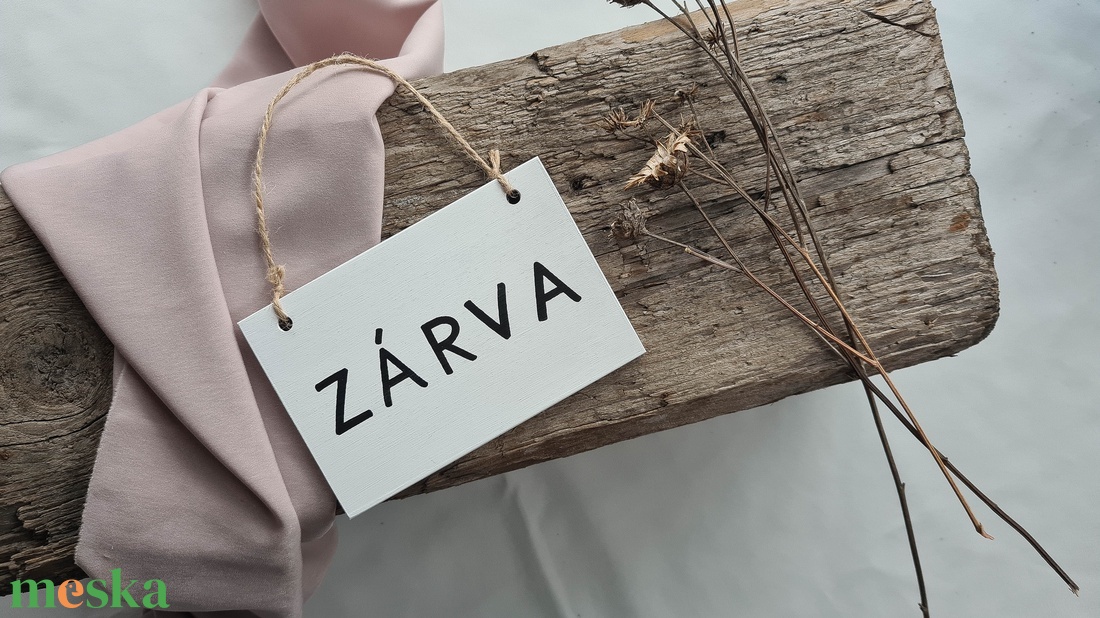 Kicsi fehér nyitva-zárva tábla - otthon & életmód - dekoráció - fali és függő dekoráció - falra akasztható dekor - Meska.hu Kicsi fehér nyitva-zárva tábla - otthon & életmód - dekoráció - fali és függő dekoráció - falra akasztható dekor - Meska.hu