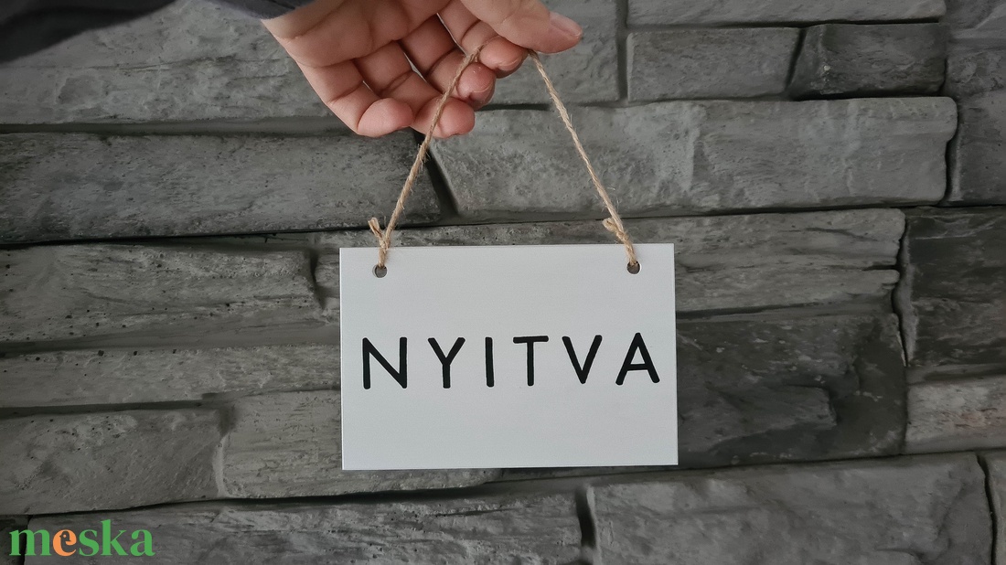 Kicsi fehér nyitva-zárva tábla - otthon & életmód - dekoráció - fali és függő dekoráció - falra akasztható dekor - Meska.hu Kicsi fehér nyitva-zárva tábla - otthon & életmód - dekoráció - fali és függő dekoráció - falra akasztható dekor - Meska.hu