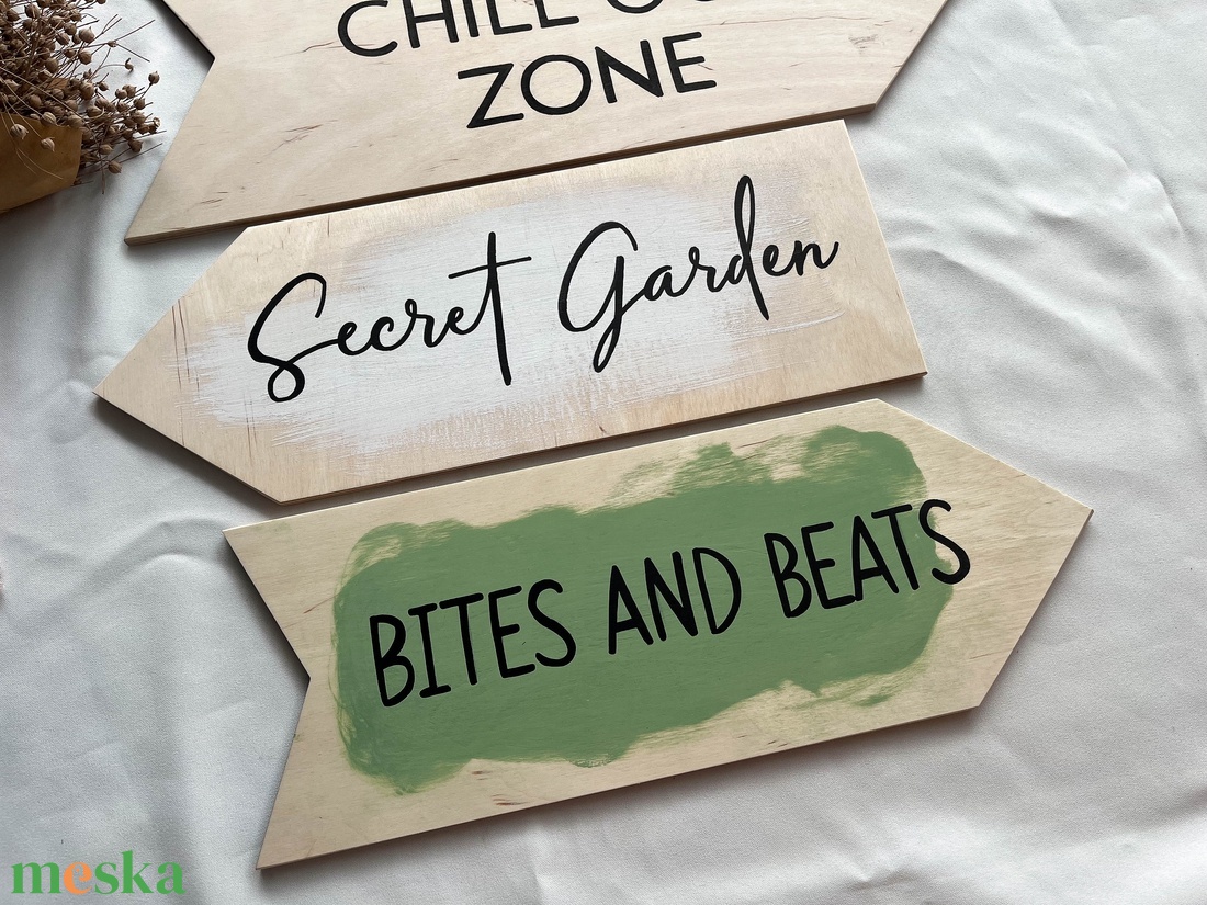 Irányjelző tábla esküvőre - esküvő - dekoráció - gyertya & gyertyatartó - Meska.hu