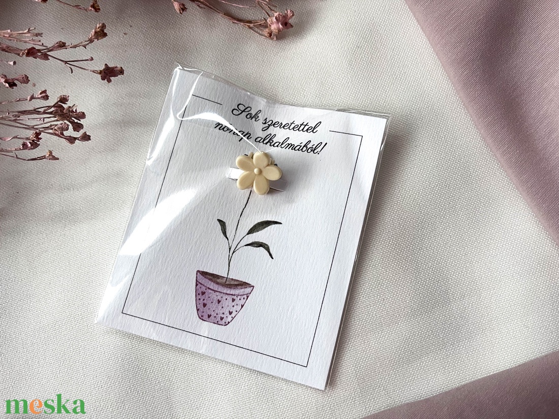 Nőnapi ajándék hajcsat - pici vadvirágos - ruha & divat - hajdísz & hajcsat - hajdísz - Meska.hu