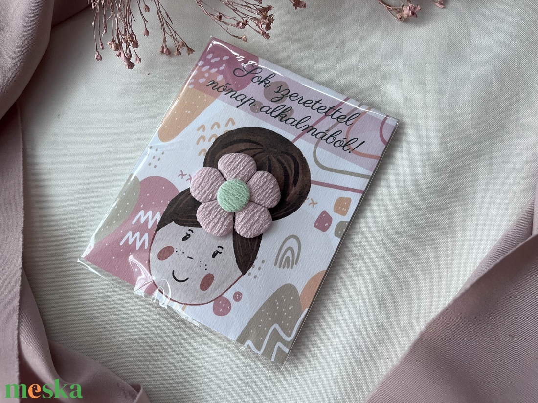 Nőnapi virágos hajgumi ajándék  - ruha & divat - hajdísz & hajcsat - hajgumi - Meska.hu