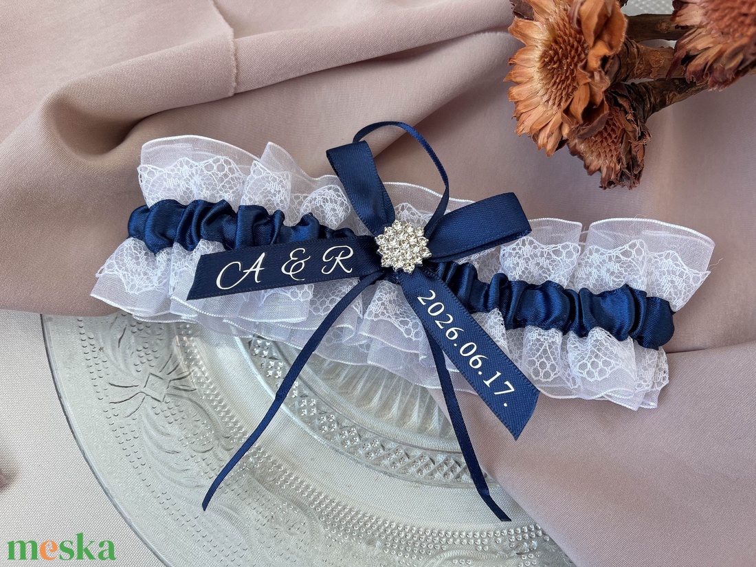 Egyedi harisnyakötő esküvőre - esküvő - kiegészítők - harisnyatartó & valami kék - Meska.hu