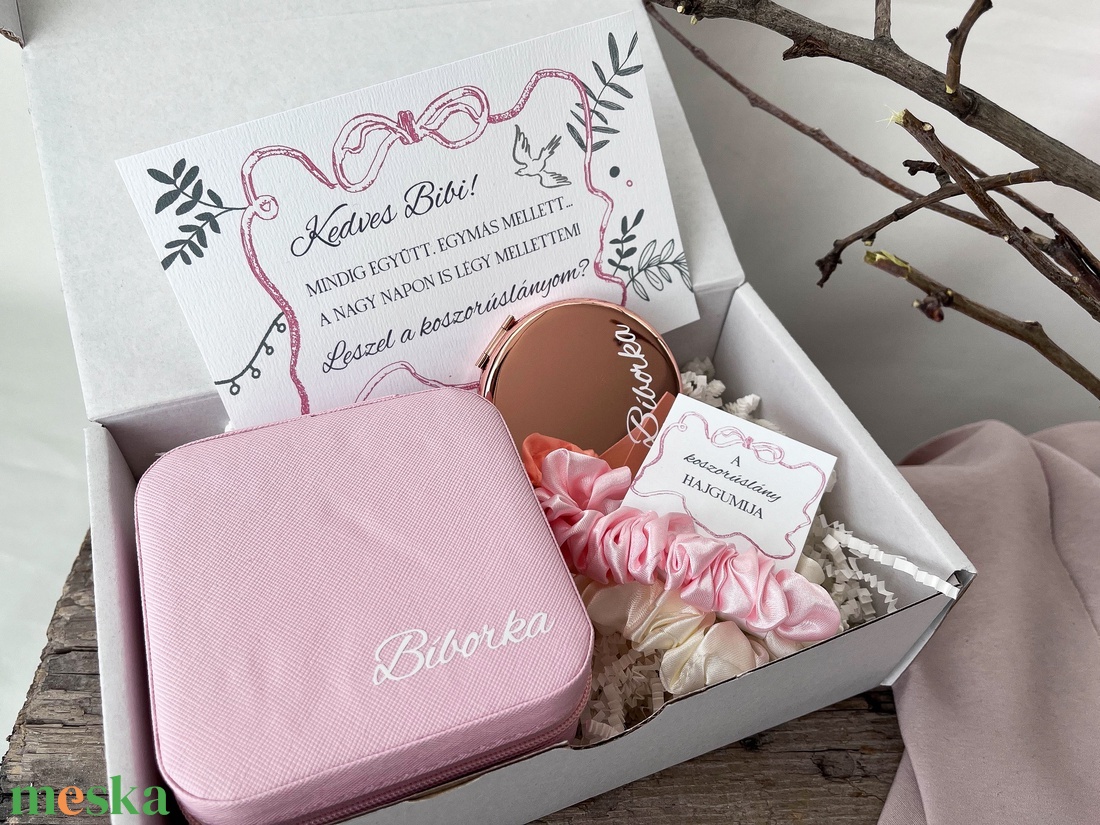 Koszorúslány felkérő ajándékcsomag, egyedi koszorúslányfelkérő szett - rózsaszín-fehér - esküvő - meghívó & kártya - tanú felkérő - Meska.hu