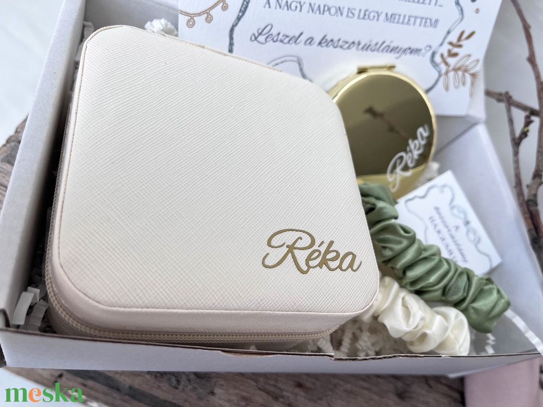 Egyedi koszorúslányfelkérő szett, koszorúslány felkérő ajándékcsomag - zöld-fehér - esküvő - meghívó & kártya - tanú felkérő - Meska.hu