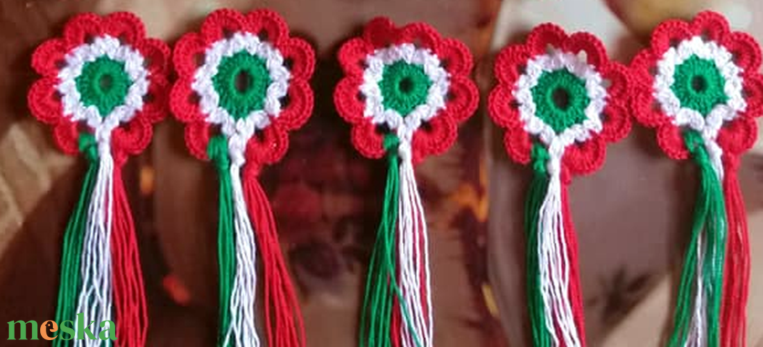 Horgolt Kokárda - ékszer - kitűző és bross - kitűző - Meska.hu Horgolt Kokárda - ékszer - kitűző és bross - kitűző - Meska.hu
