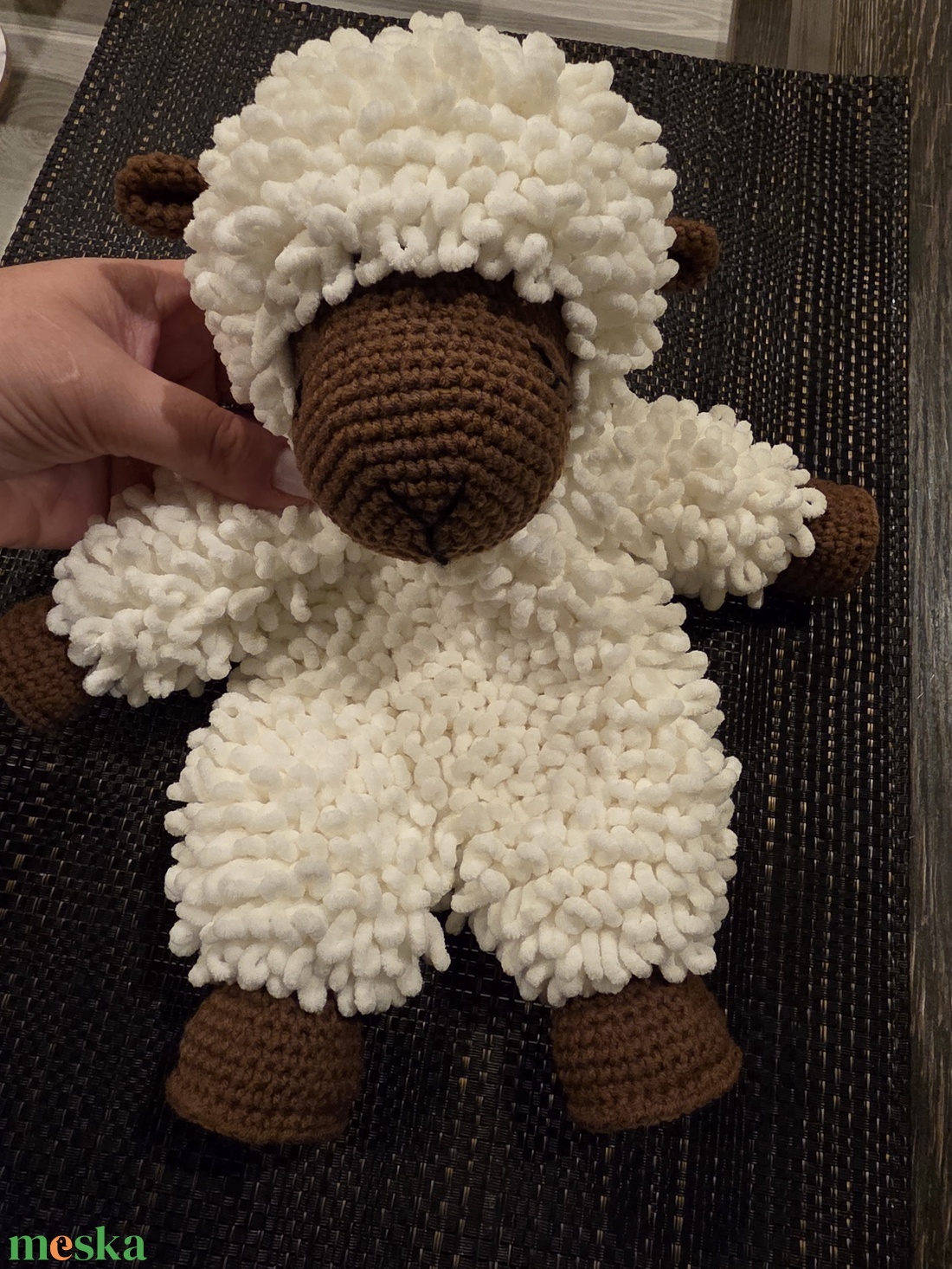 Horgolt plüss alvó bárányka - baba - mama - baba játékok - szundikendő, alvóka - Meska.hu