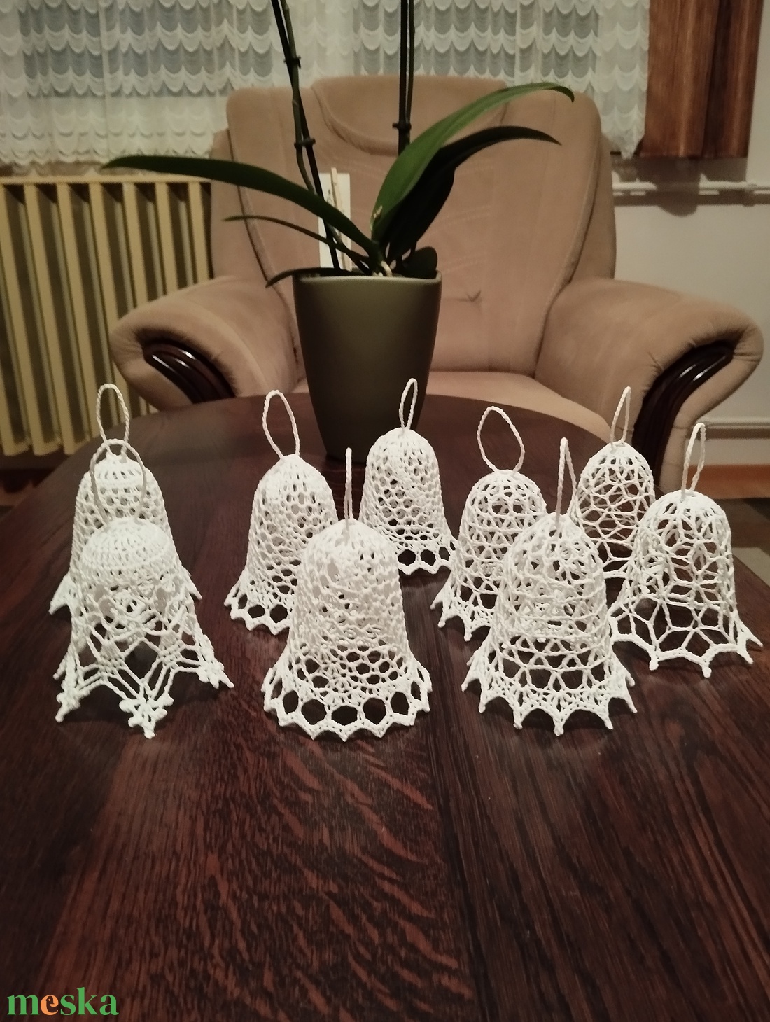 Horgolt harangok  - karácsony - karácsonyi lakásdekoráció - karácsonyfadíszek - Meska.hu