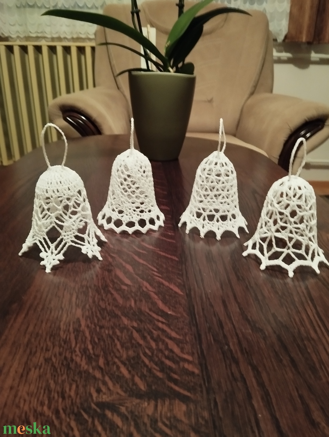 Horgolt harangok  - karácsony - karácsonyi lakásdekoráció - karácsonyfadíszek - Meska.hu