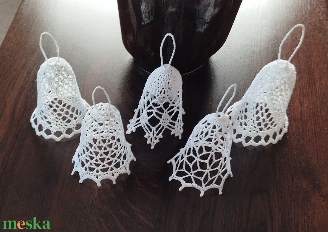 Horgolt harangok  - karácsony - karácsonyi lakásdekoráció - karácsonyfadíszek - Meska.hu