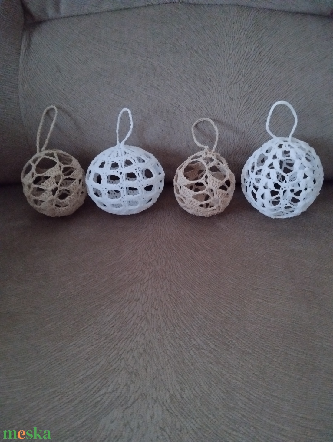 Horgolt karácsonyi gömbök - karácsony - adventi díszek - adventi asztaldísz - Meska.hu