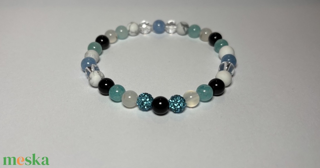 Theta ásványkarkötő - egyensúly - hegyikristály, amazonit, apacsszem obszidián, howlit, achát, jáde - ékszer - karkötő - ásványkarkötő - Meska.hu