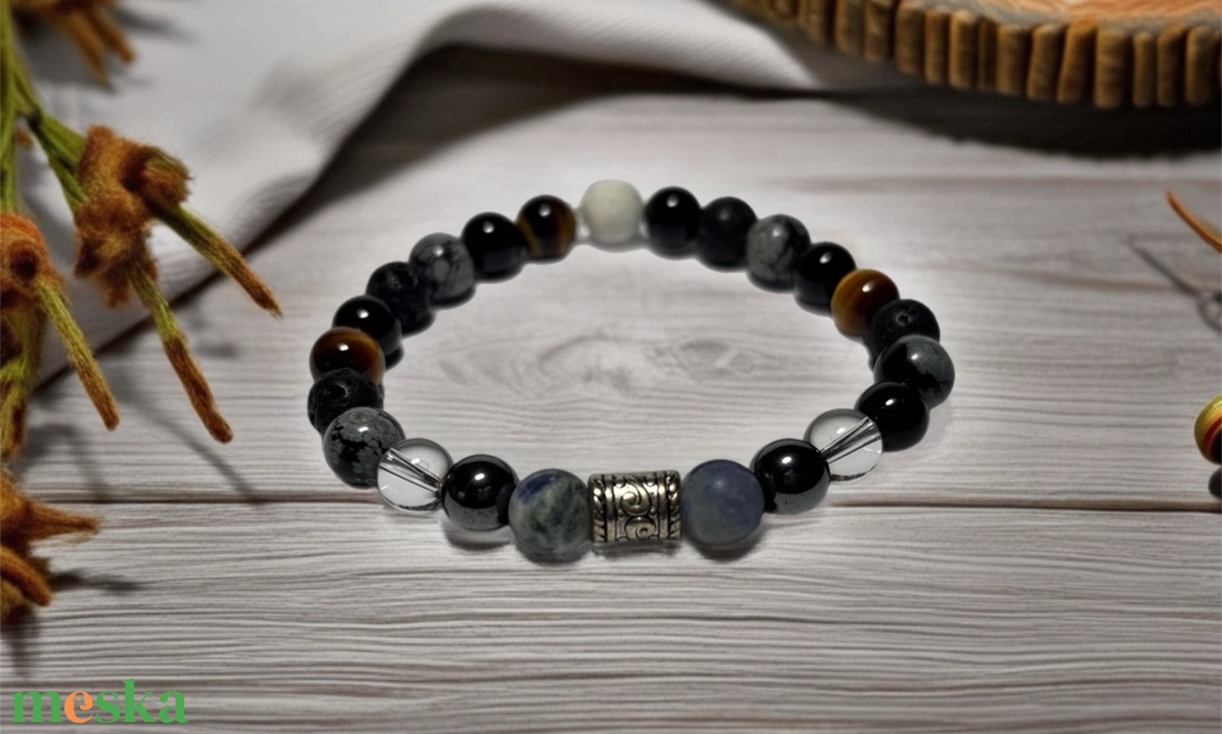Theta ásványkarkötő - önbizalom - tigrisszem, ónix, hópehely obszidián, szodalit, hegyikristály, hematit - ékszer - karkötő - ásványkarkötő - Meska.hu