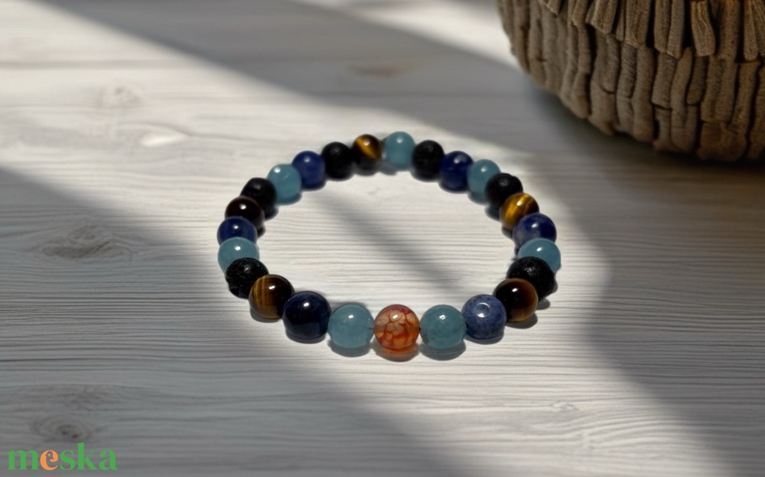 Theta ásványkarkötő - föld és ég - Szodalit, lávakő, tigrisszem, jáde akvamarin és sárkány achát - ékszer - karkötő - ásványkarkötő - Meska.hu