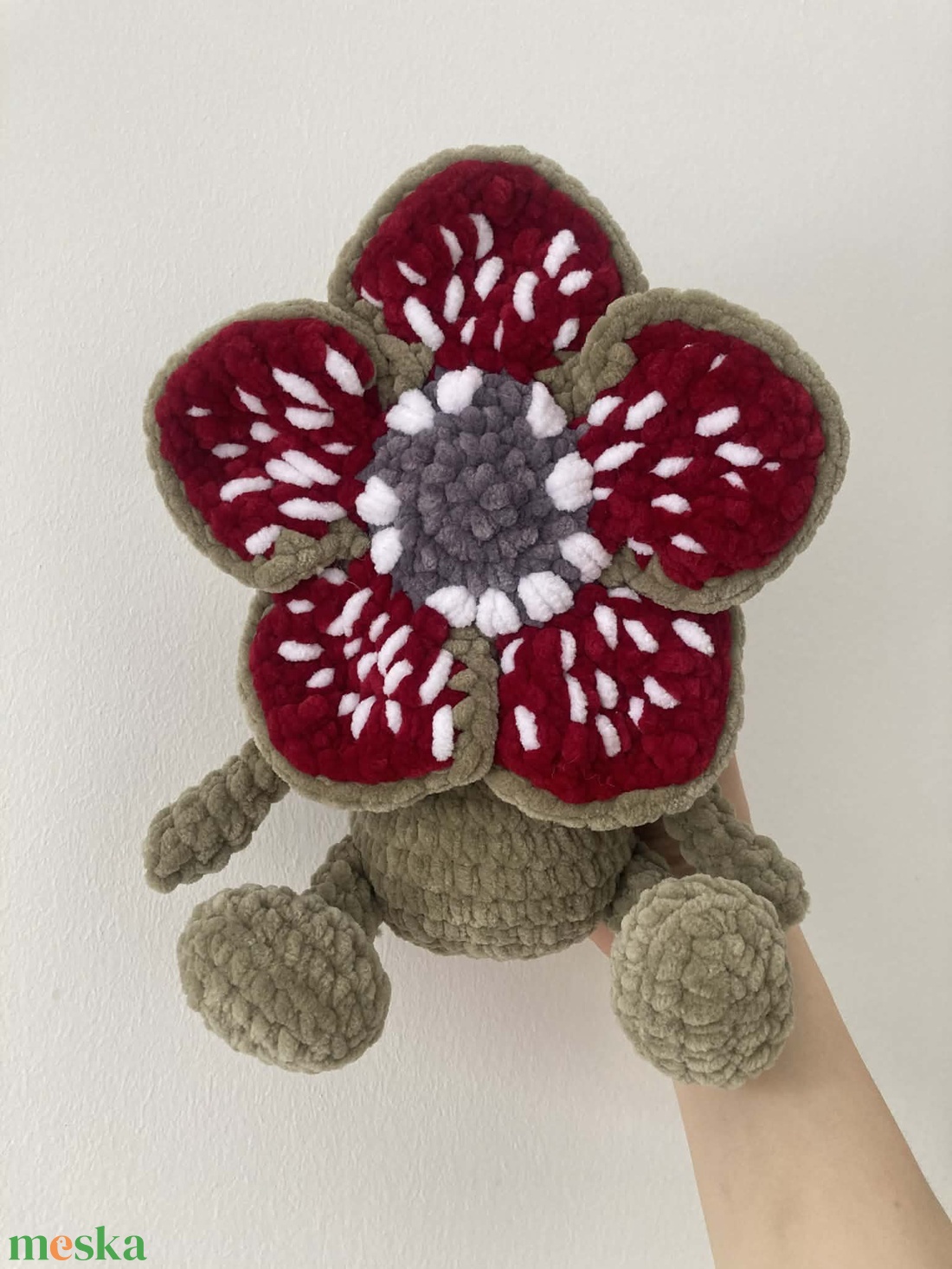 Stranger things demogorgon ülő plüss - játék & sport - plüssállat & játékfigura - szörnyike - Meska.hu