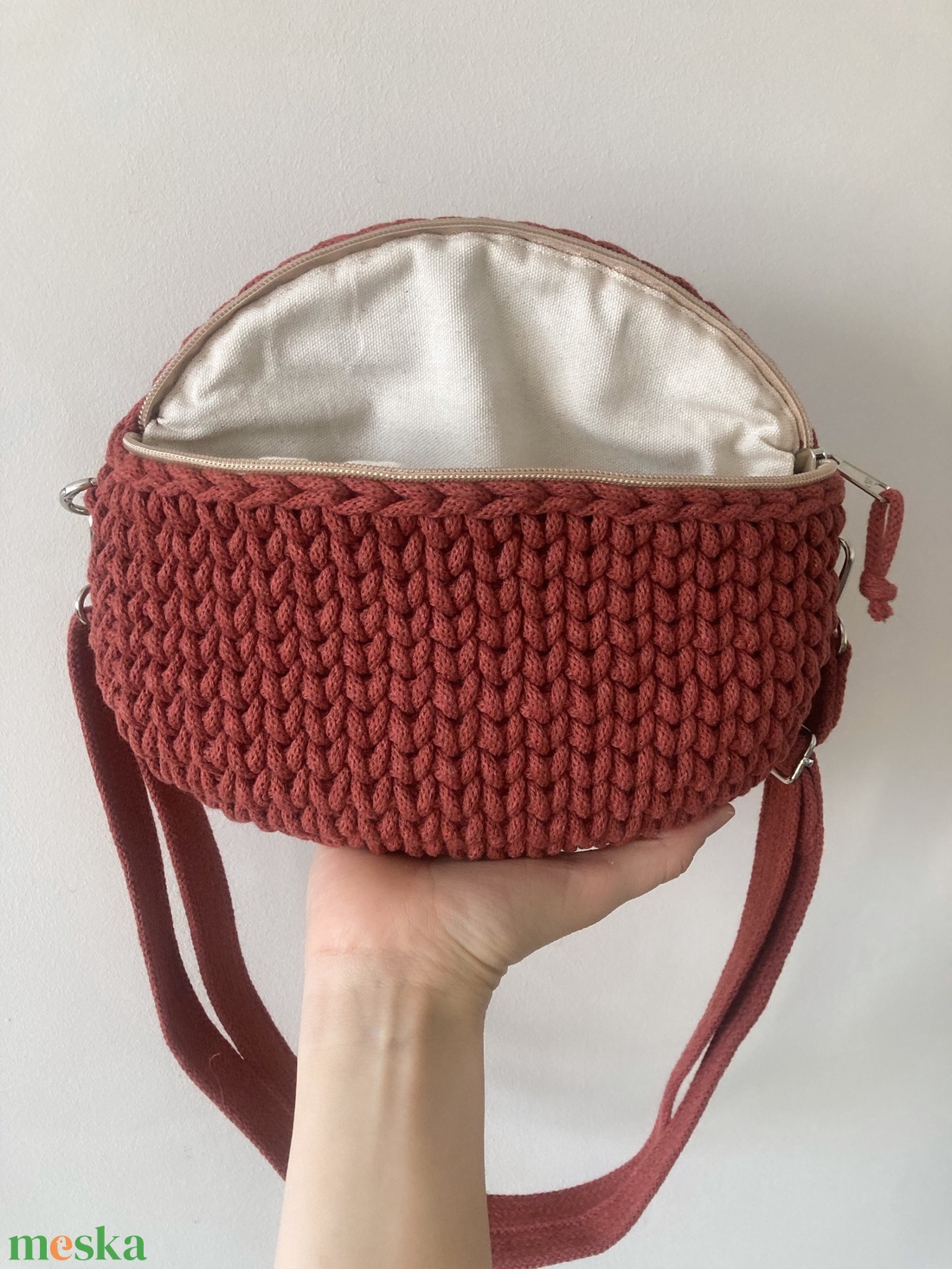 Horgolt övtáska bordó színben 100% újrahasznosított zsinórfonalból - táska & tok - övtáska - Meska.hu