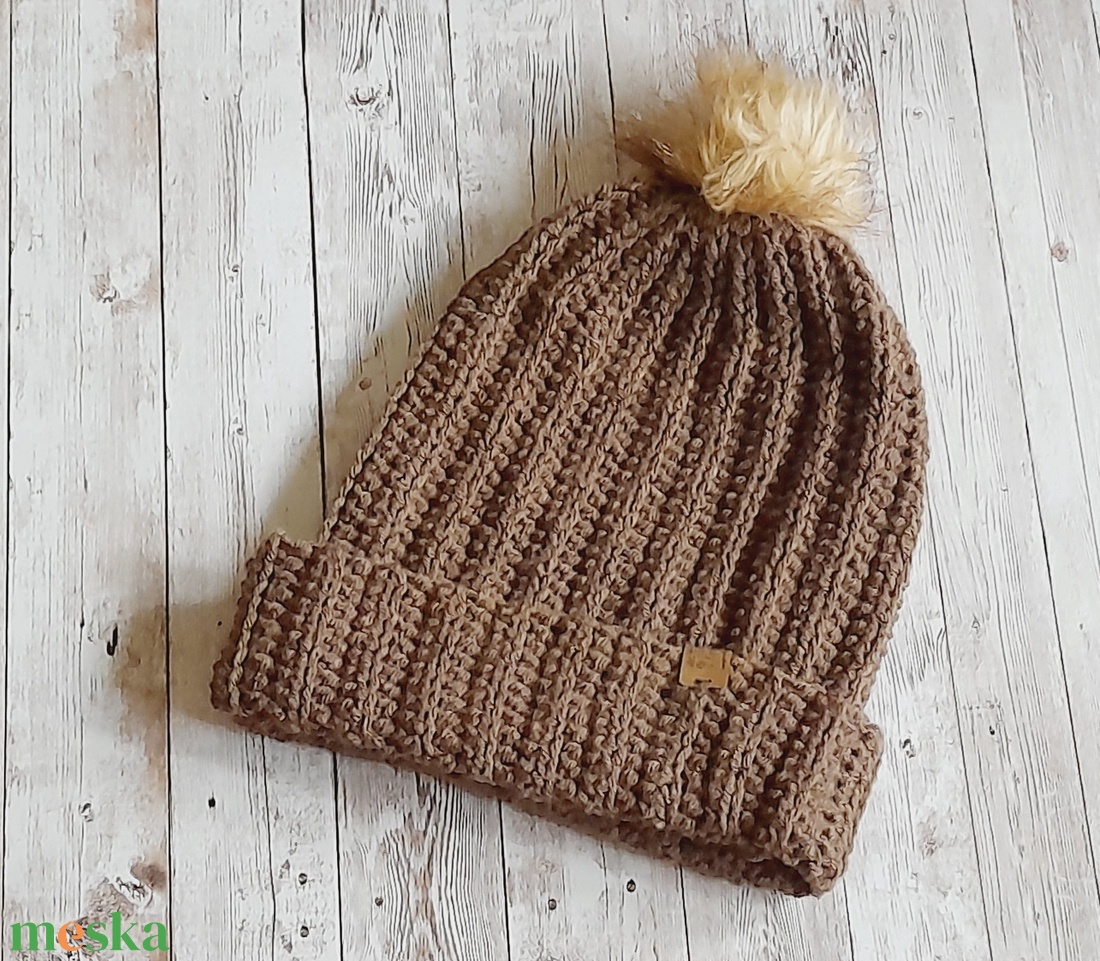 Horgolt téli sapka - ruha & divat - sál, sapka, kendő - sapka - Meska.hu